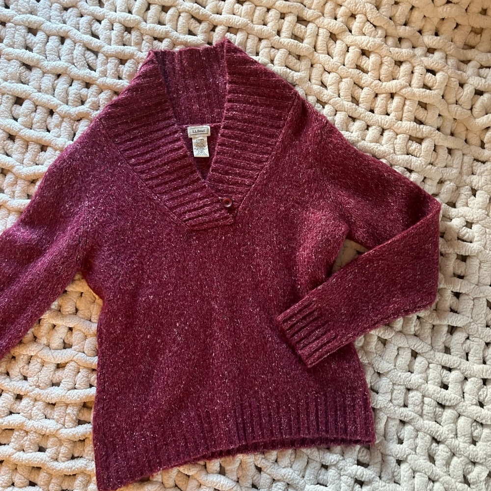 L.L. Bean wool blend Women's Maroon V-Neck Sweater